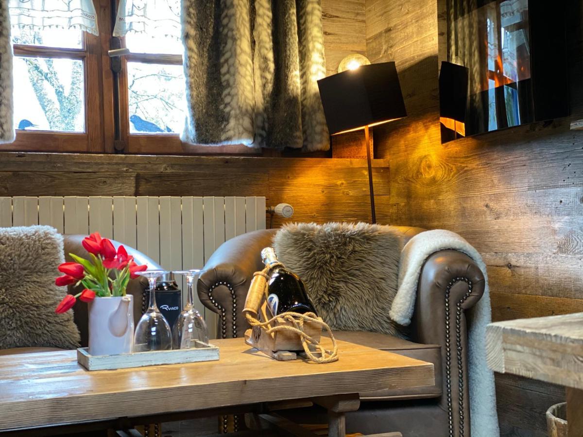 Micro-Lodge, Le Petit Nid D'Amour มงทริองด์ ภายนอก รูปภาพ