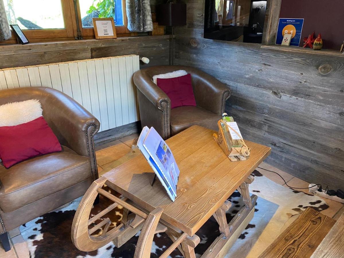 Micro-Lodge, Le Petit Nid D'Amour มงทริองด์ ภายนอก รูปภาพ