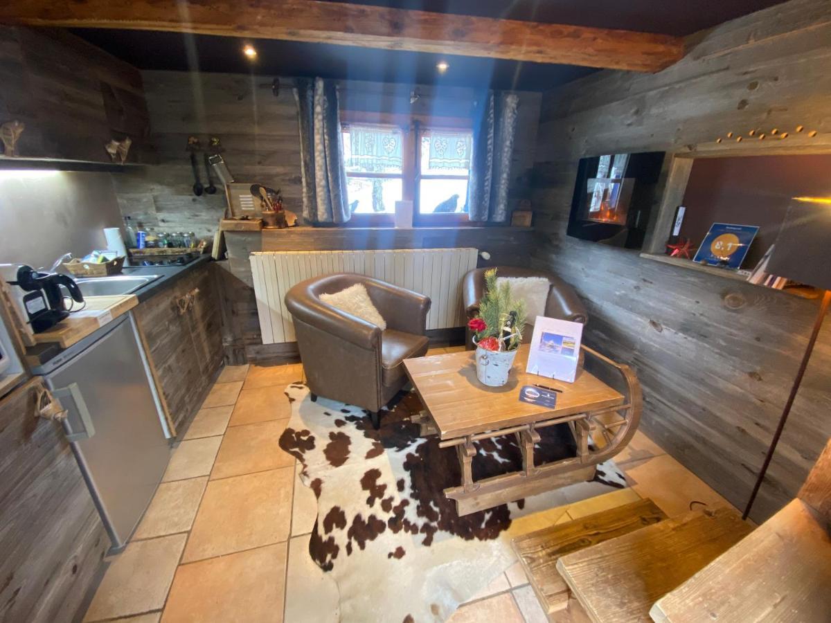 Micro-Lodge, Le Petit Nid D'Amour มงทริองด์ ภายนอก รูปภาพ