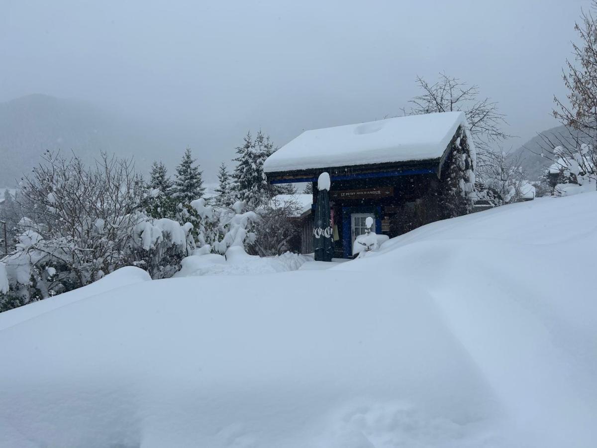 Micro-Lodge, Le Petit Nid D'Amour มงทริองด์ ภายนอก รูปภาพ