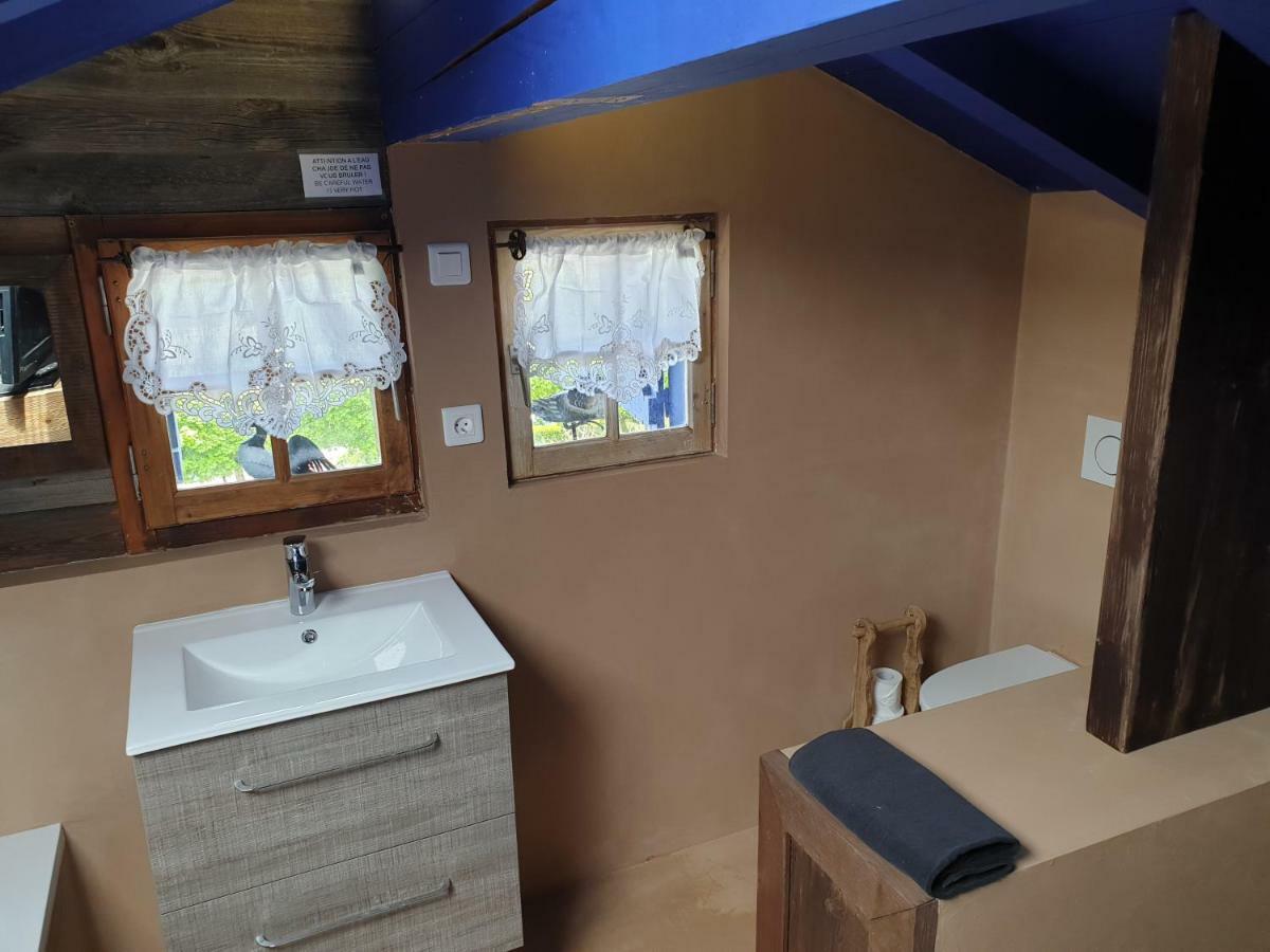 Micro-Lodge, Le Petit Nid D'Amour มงทริองด์ ภายนอก รูปภาพ